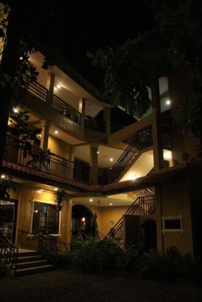 Aparthotel La Cordillera — 2