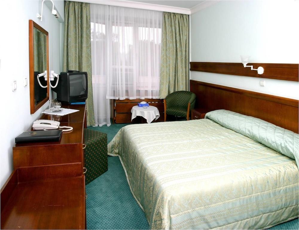 OTRAR HOTEL — 8