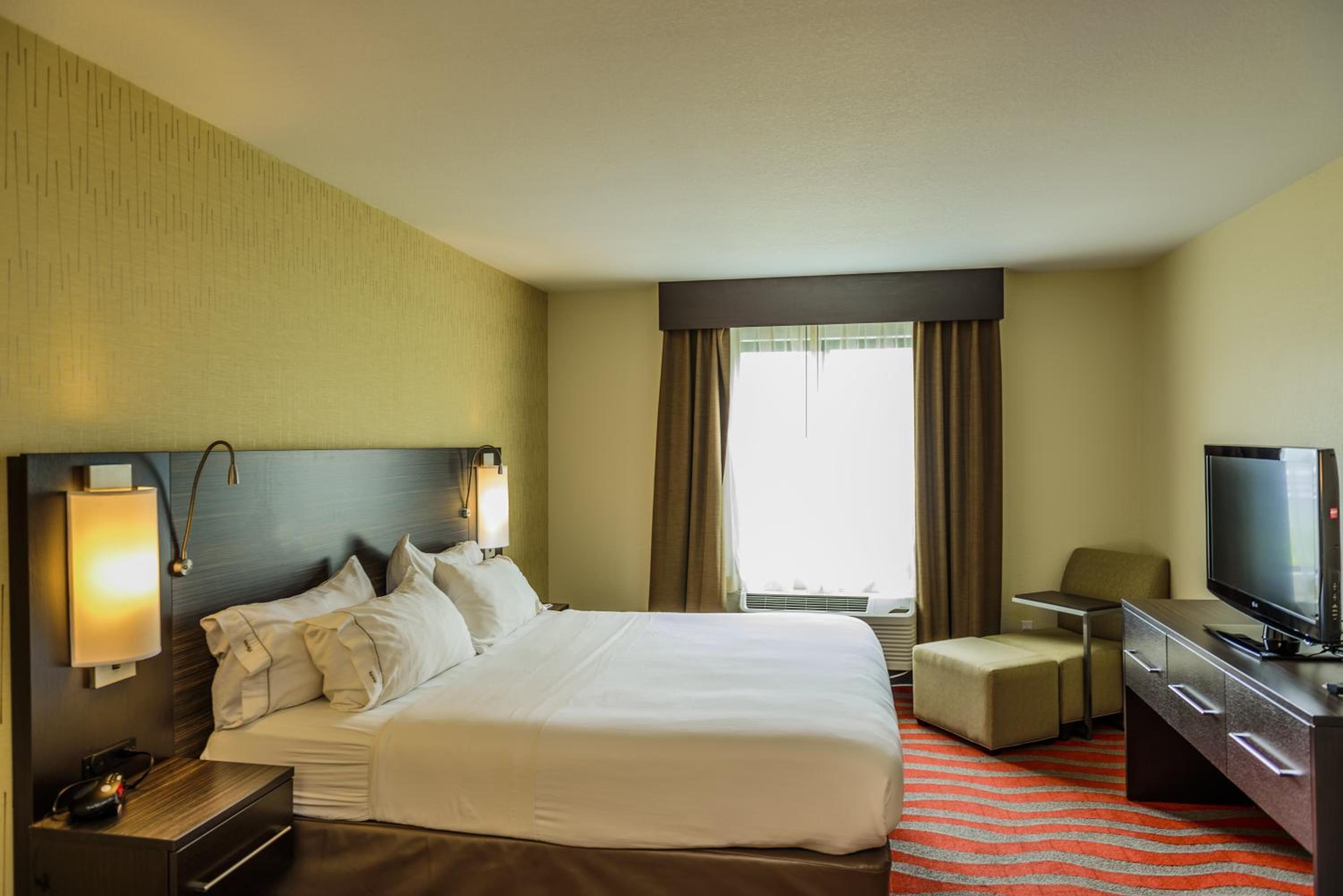 Holiday Inn Express Bradford — 8
