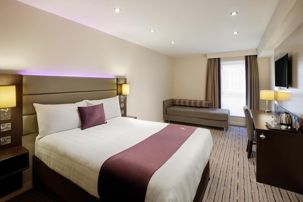 Premier Inn Newbury Town Centre South (A339) — 7