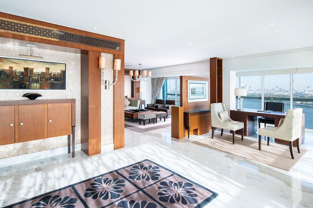Sheraton Dubai Creek Hotel And Towers — 8