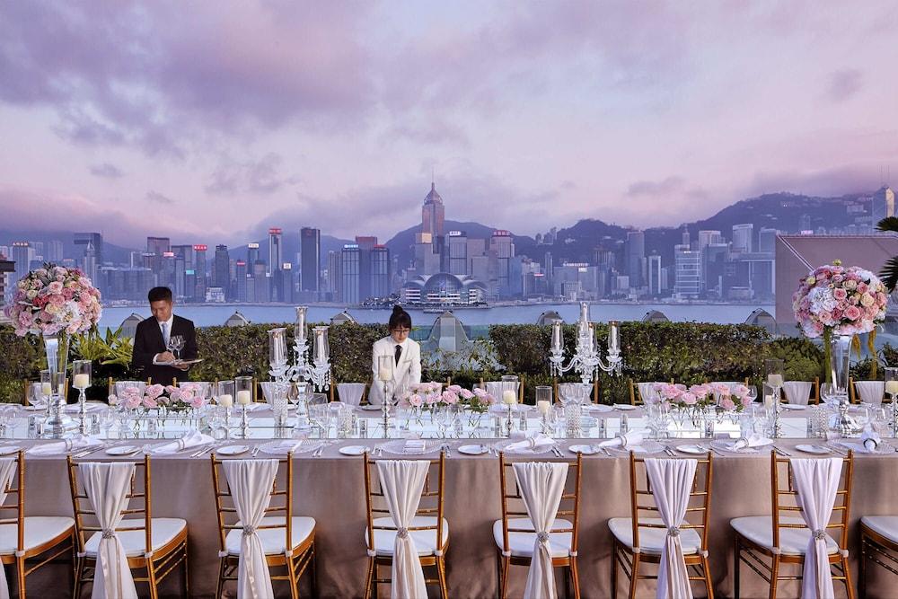 The Peninsula Hong Kong 92699 — 8
