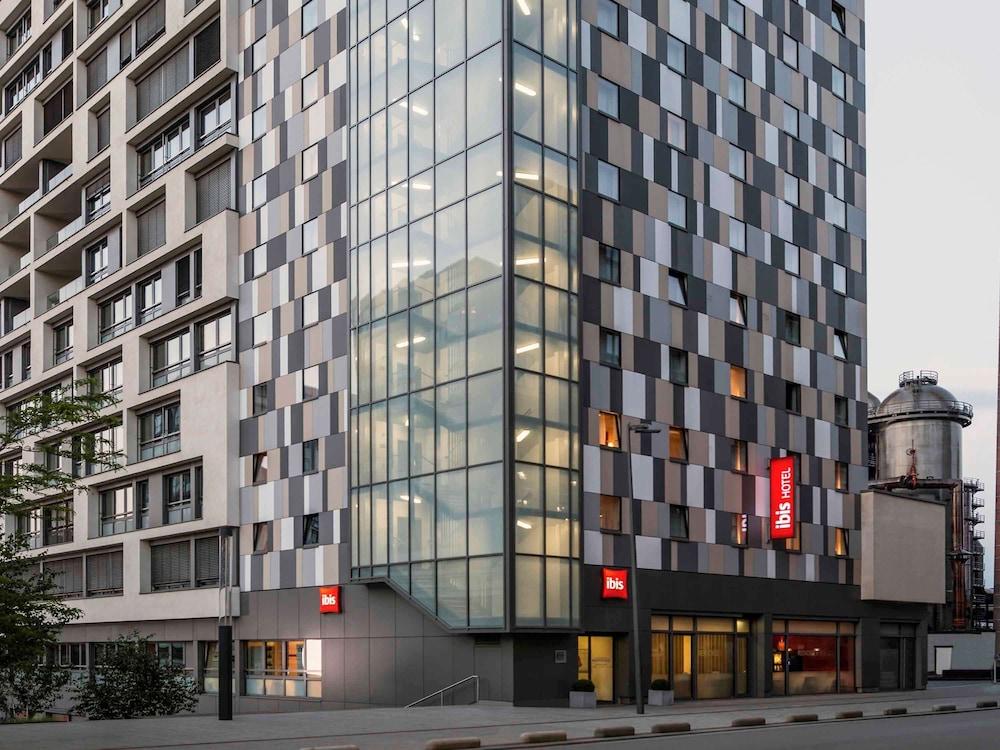 ibis Esch Belval 933375 — 3