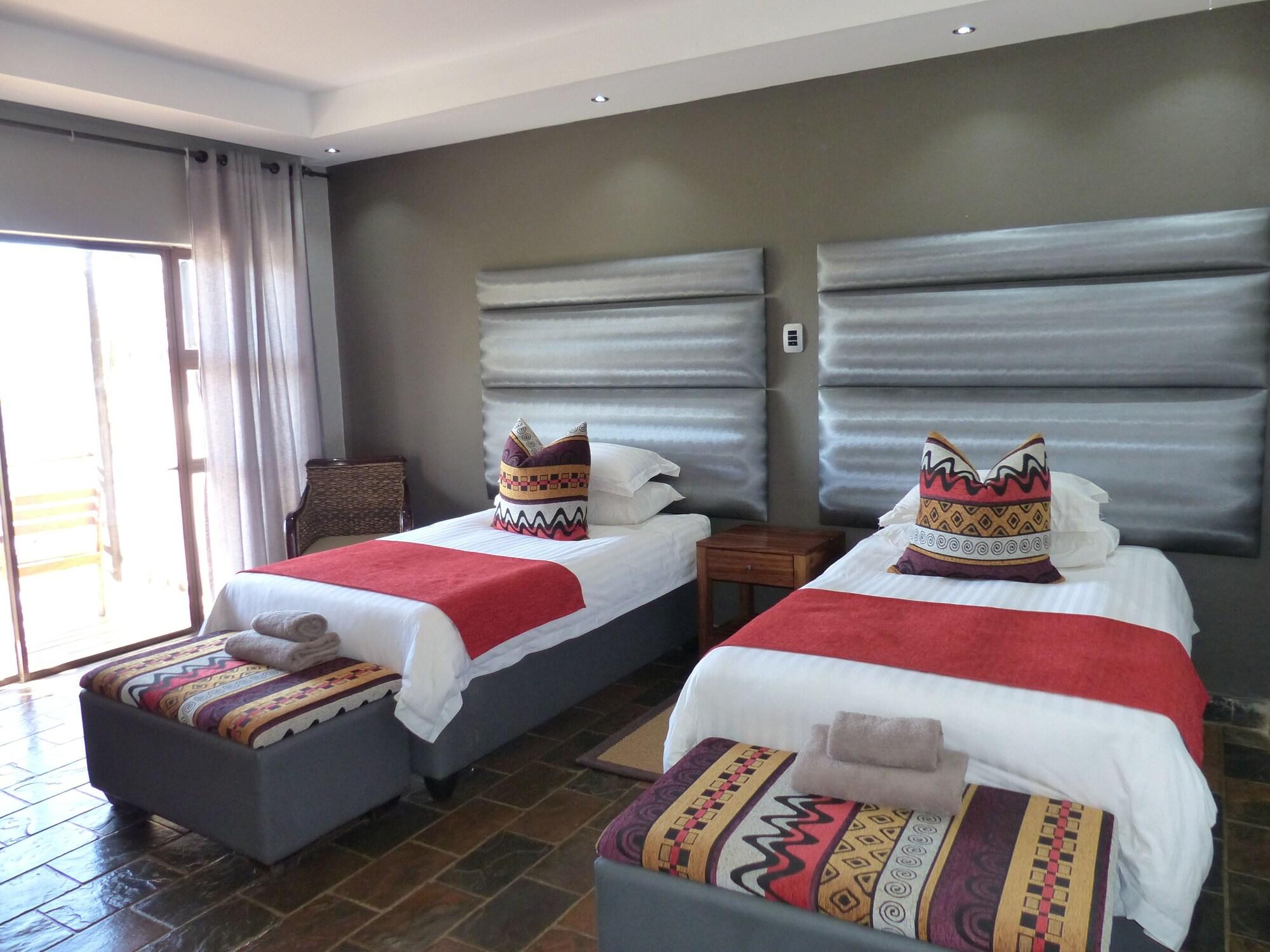 OPUWO COUNTRY HOTEL — 8