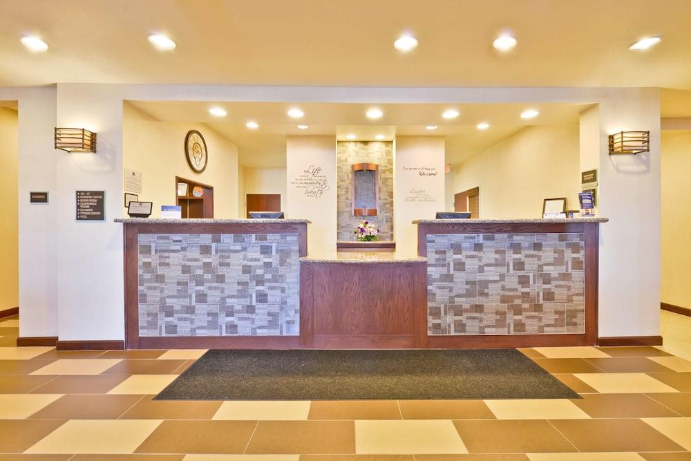Green Mill Village Hotel & Suites, BW Signature Collection — 5