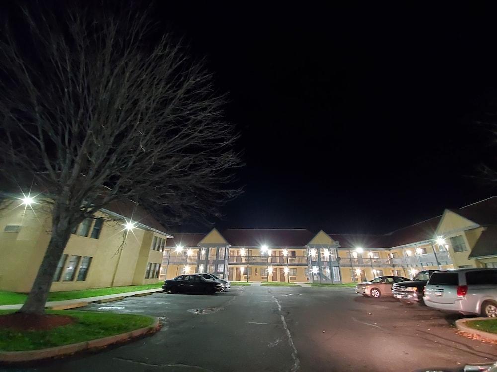 Travel Inn Motel — 7