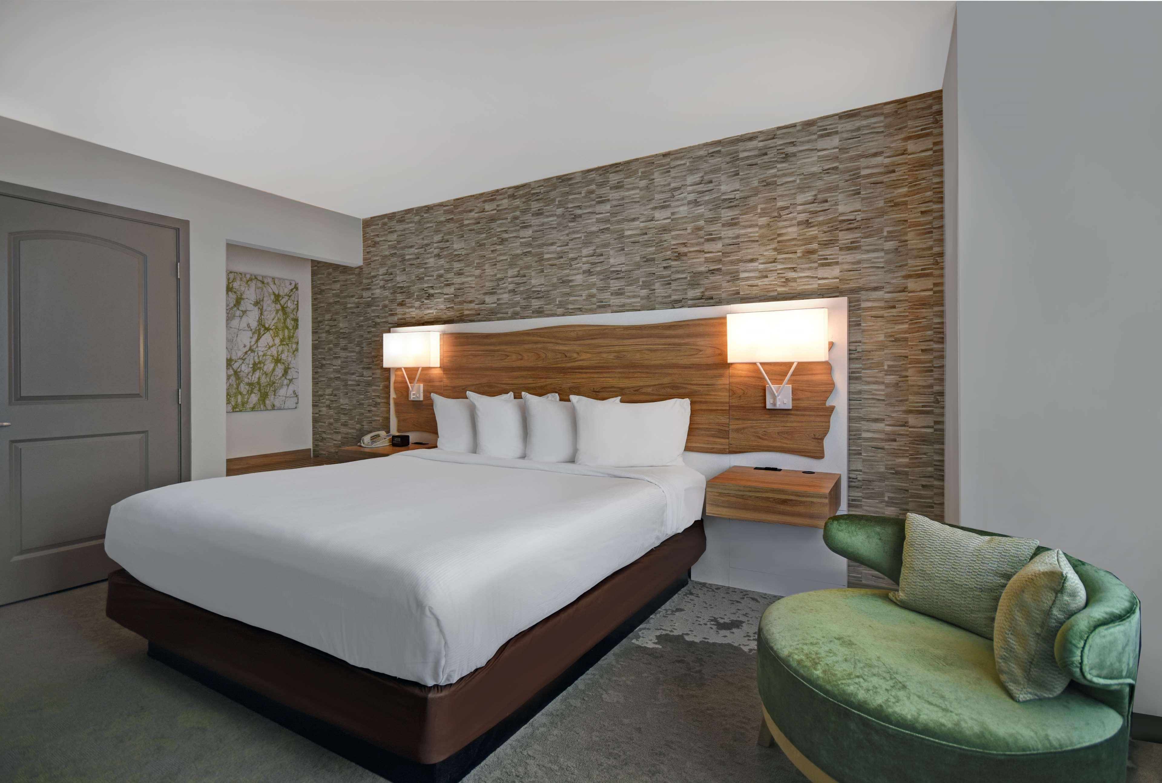 Hilton Hasbrouck Heights/Meadowlands — 10