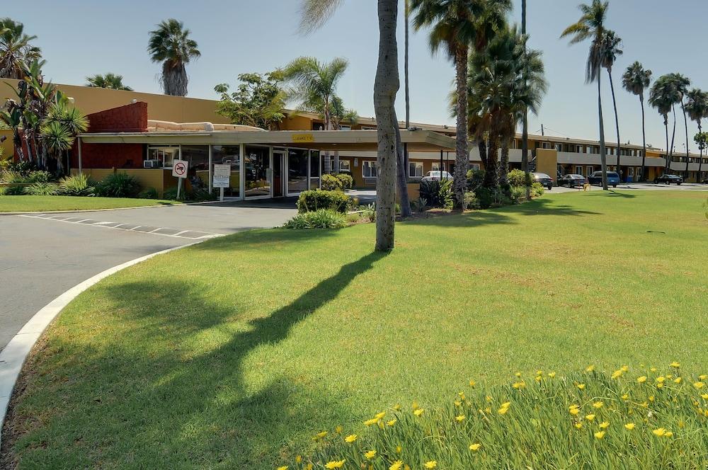Hotel Palmeras Chula Vista (ex Vagabond Inn Chula Vista) — 3