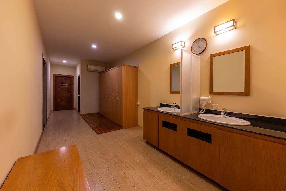 Azumaya Hotel Phnom Penh — 8