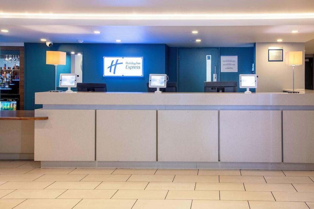 EXPRESS BY HOLIDAY INN WARWICK — 5