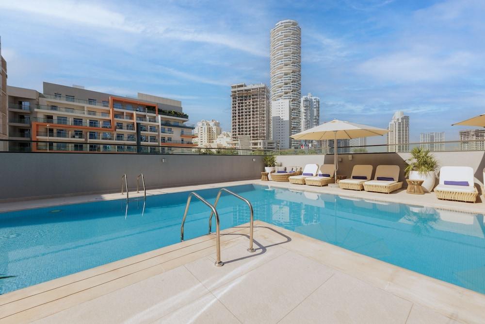 Holiday Inn Dubai Village Circle — 3