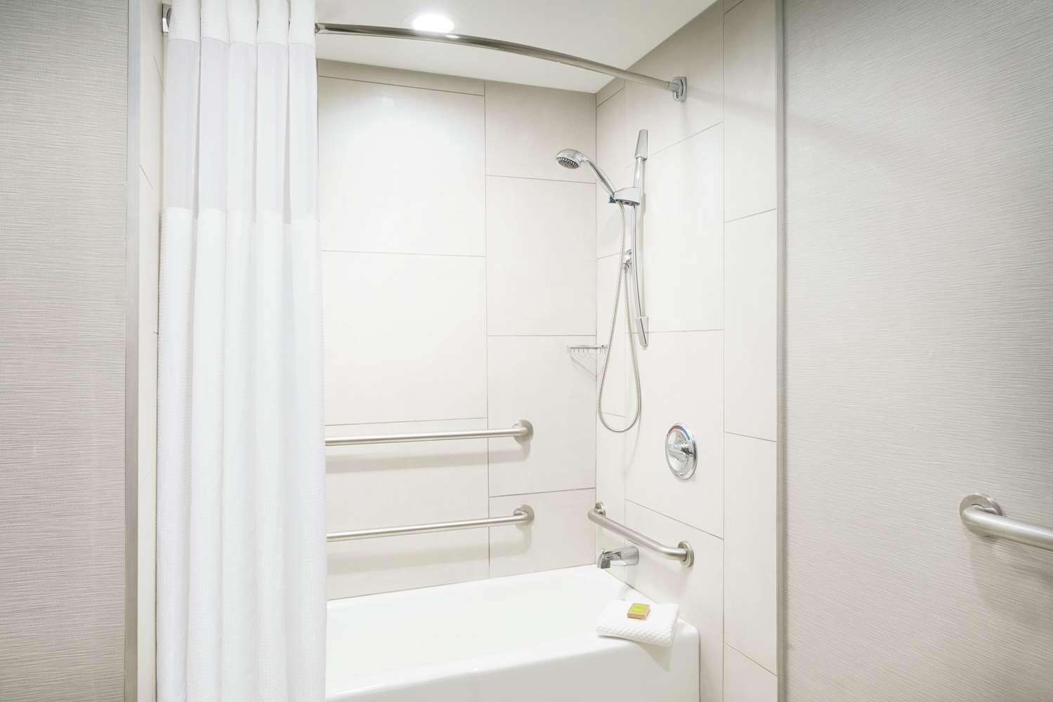Doubletree Hotel Colorado Springs - World Arena Co — 3