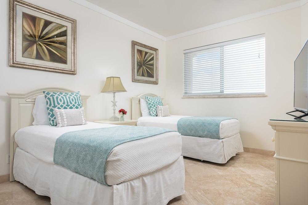 The Venetian on Grace Bay — 6