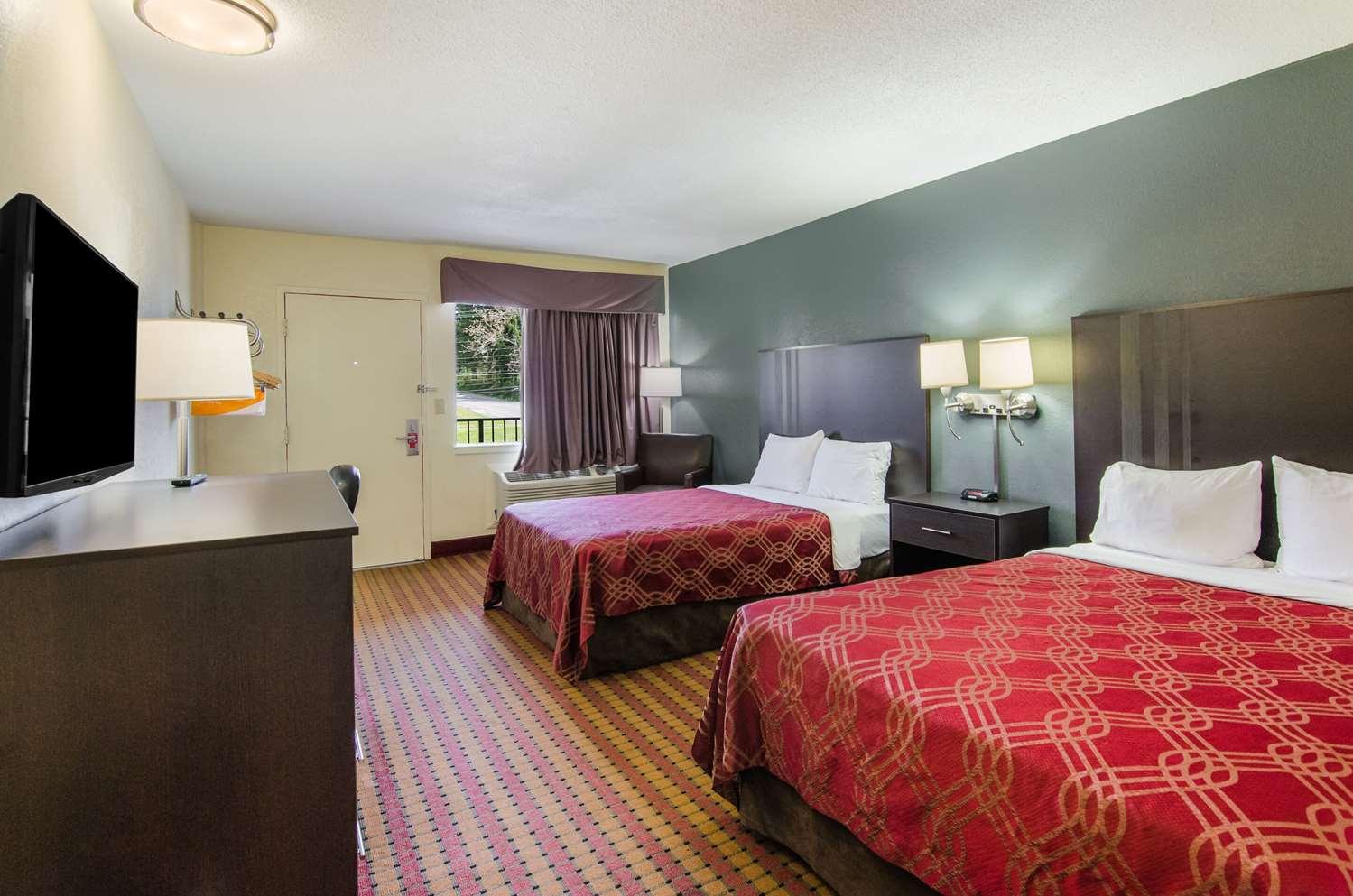 Econo Lodge Near Motor Speedway — 8
