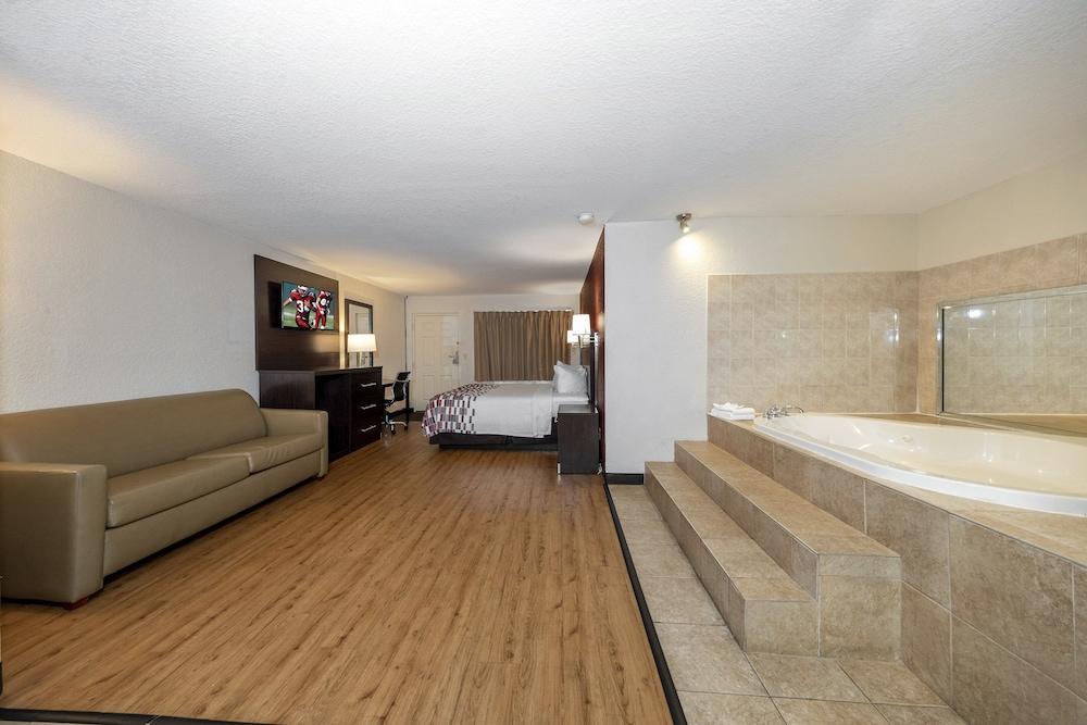 Red Roof Inn Ft Pierce — 10