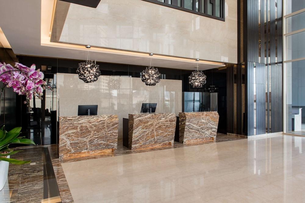 Radisson Blu Dubai Canal View — 9