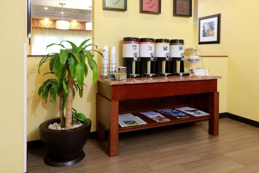 Hampton Inn by Hilton Guadalajara-Aeropuerto 153886 — 10