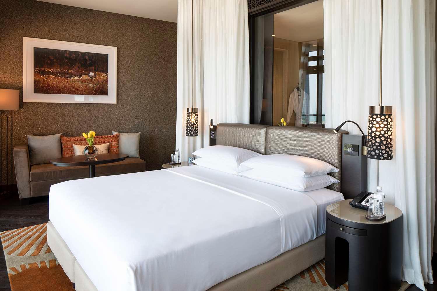 Grand Hyatt Abu Dhabi Hotel and Residences Emirates Pearl — 8