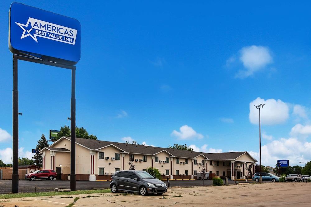 Americas Best Value Inn Fargo — 3