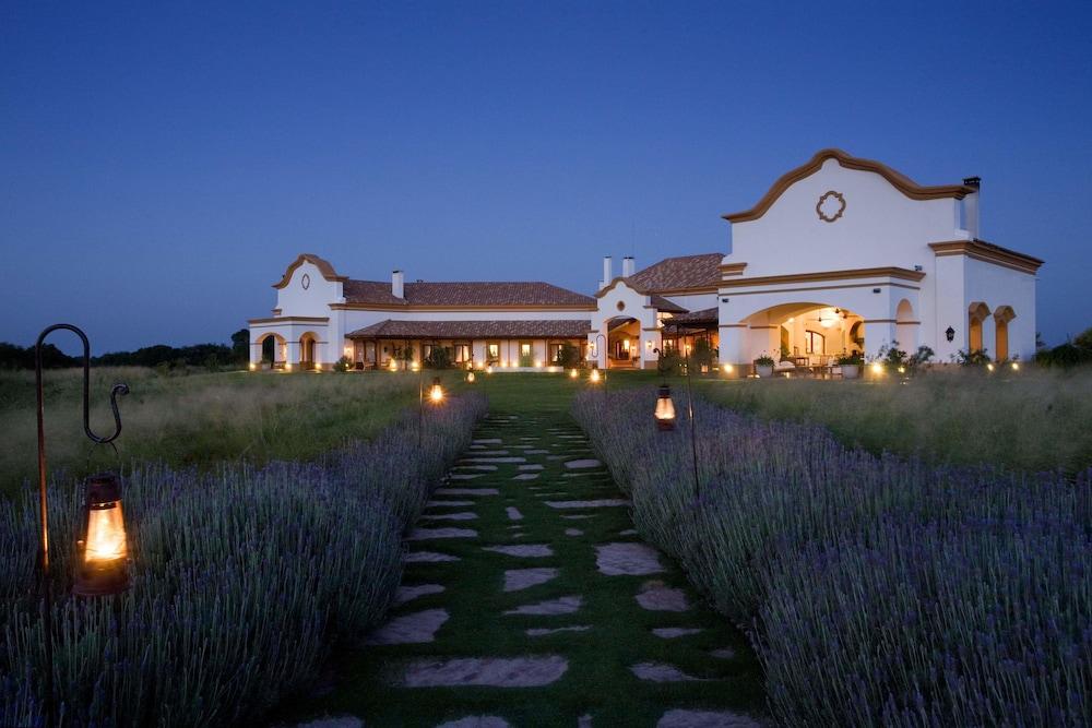 ESTANCIA DE CHARME EL COLIBRI — 2