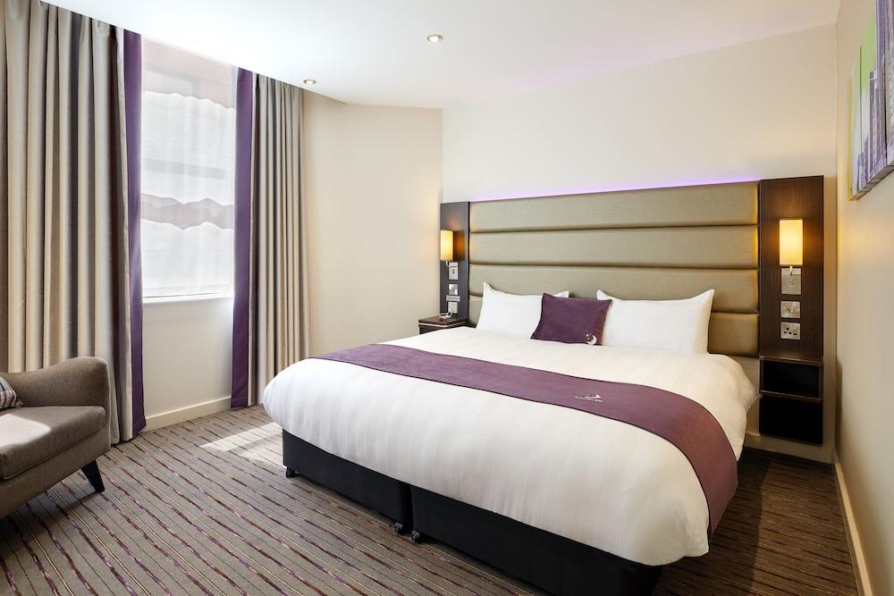 Premier Inn Newbury Town Centre South (A339) — 10