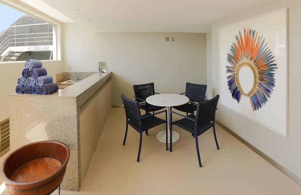 Orla Copacabana Hotel — 9