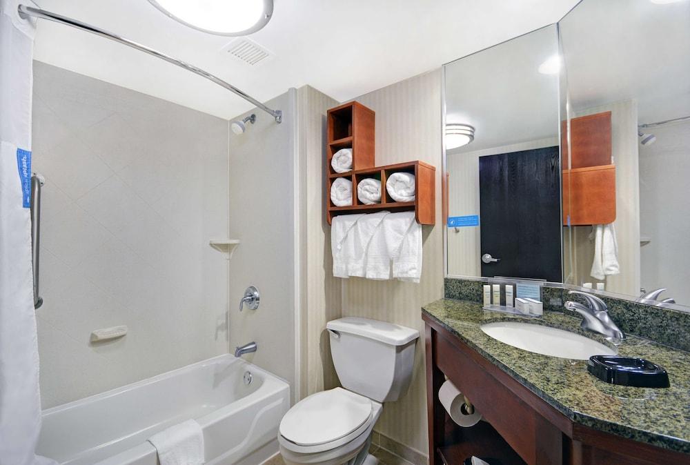 Hampton Inn Athens GA — 10
