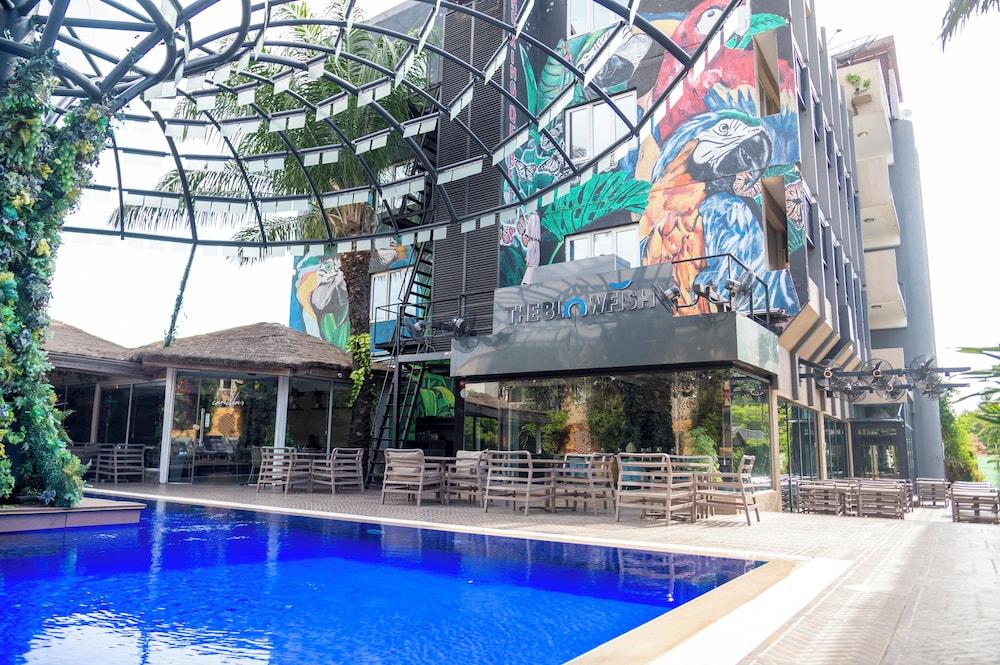THE BLOWFISH HOTEL — 7