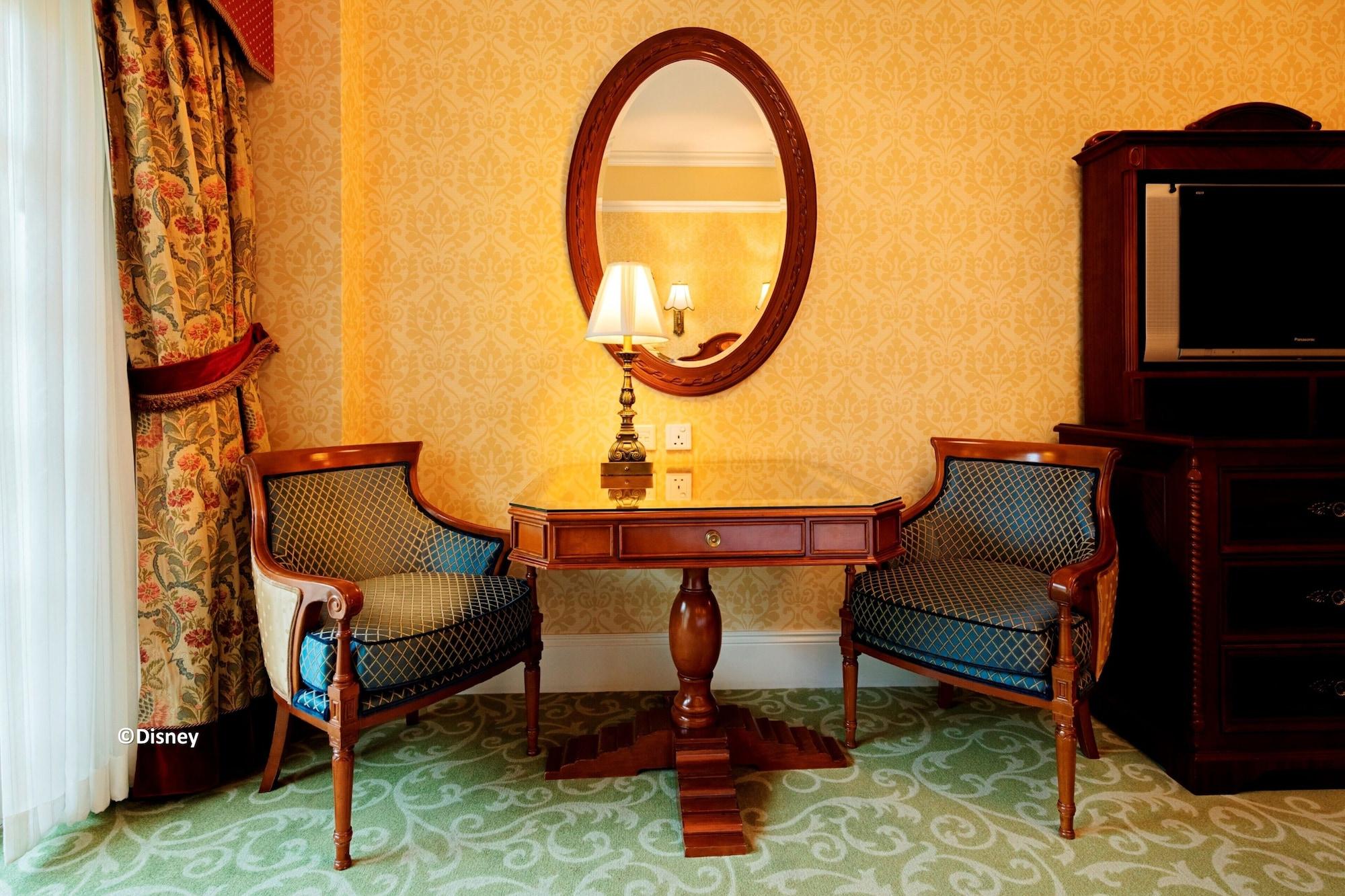 Hong Kong Disneyland Hotel 62794 — 2