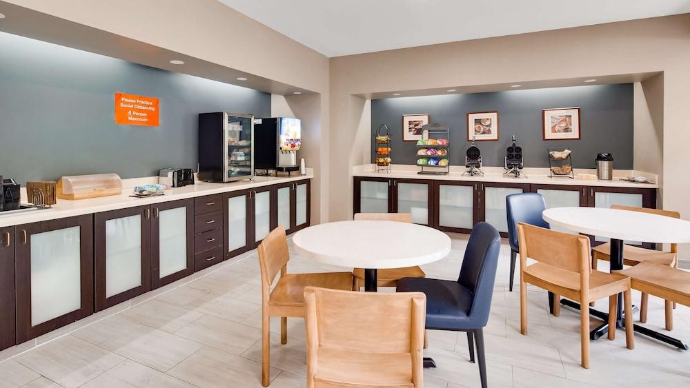 Best Western Plus Augusta North Inn & Suites — 7