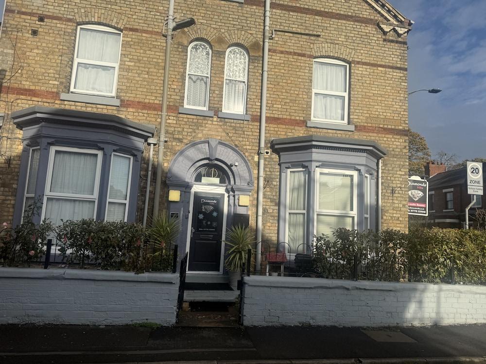 Diamonds Villa — 2