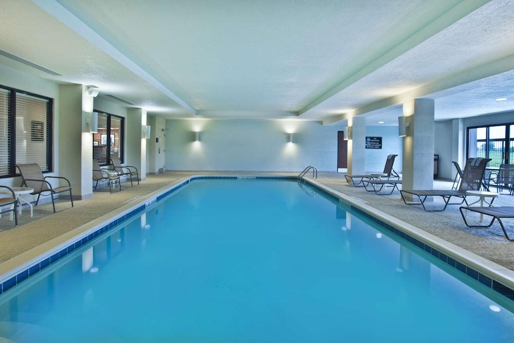 Hampton Inn Anderson, IN — 5