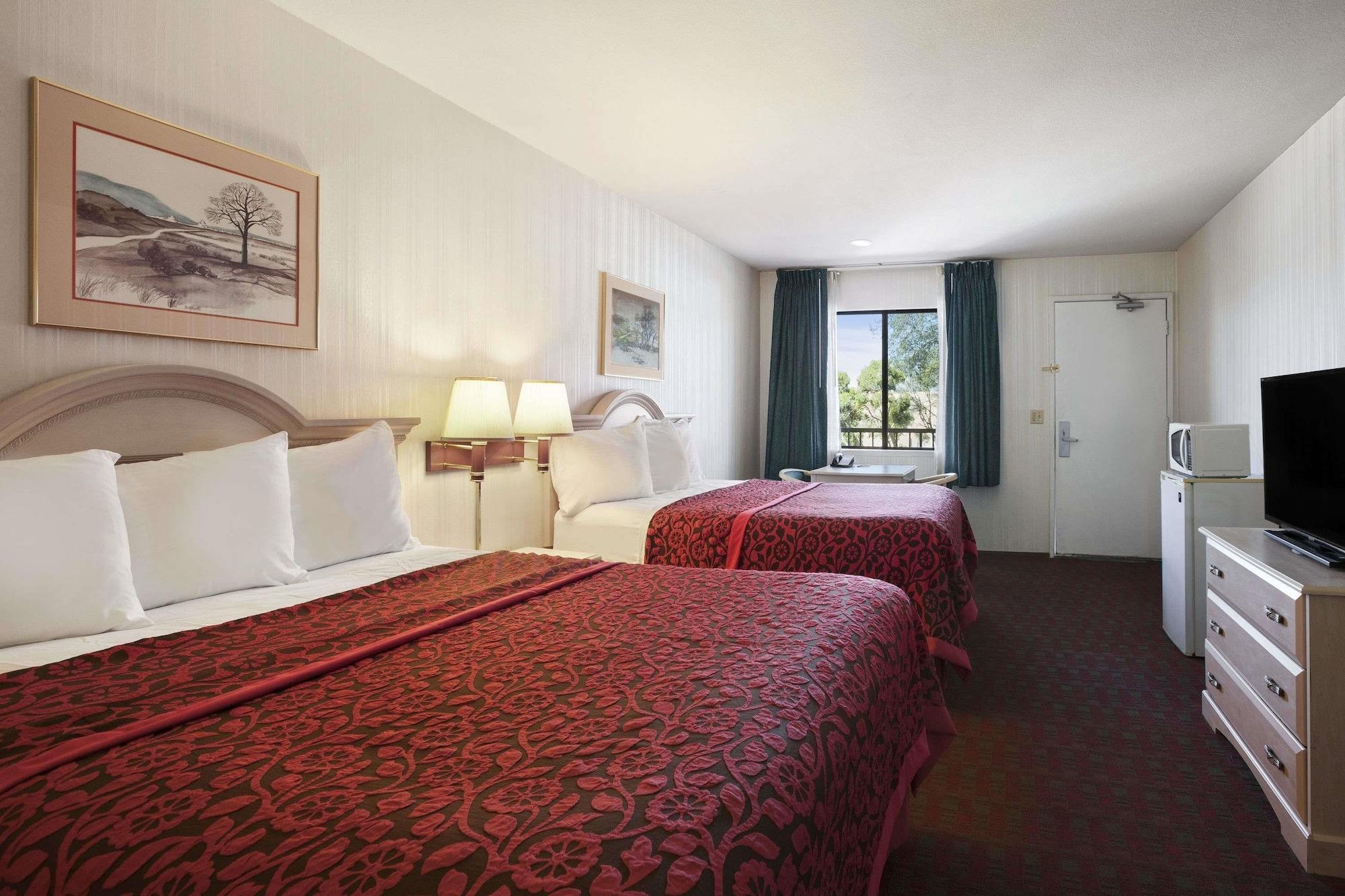 Days Inn by Wyndham Gilroy — 9
