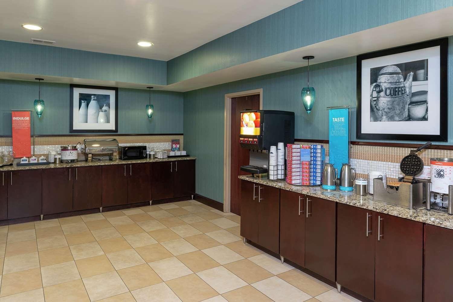 Hampton Inn East Lansing — 5