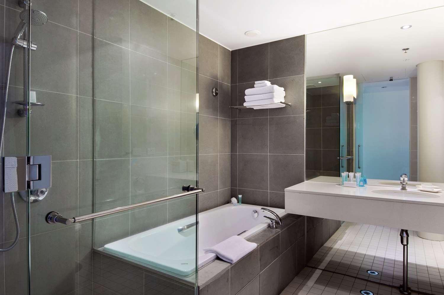 Hilton Auckland — 6