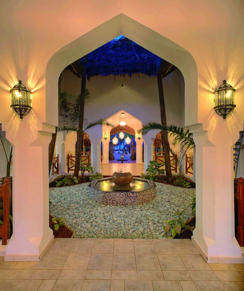 Bluebay Beach Resort & Spa — 4