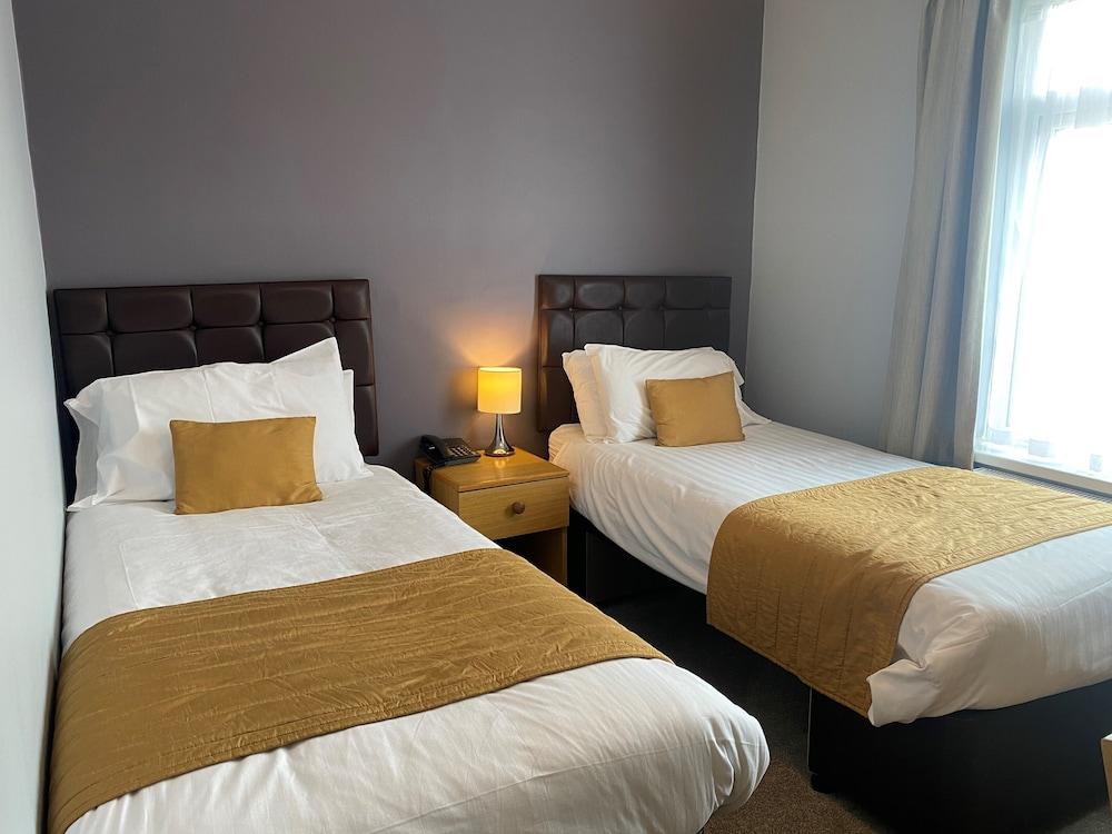 Exeter Court Hotel — 10