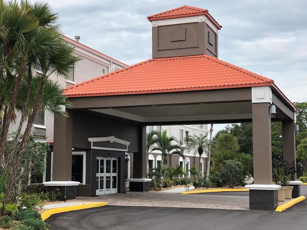 Best Western Plus Bradenton Hotel & Suites — 5