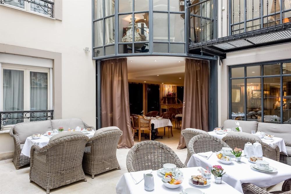 HOTEL CHATEAUBRIAND 7044 — 4