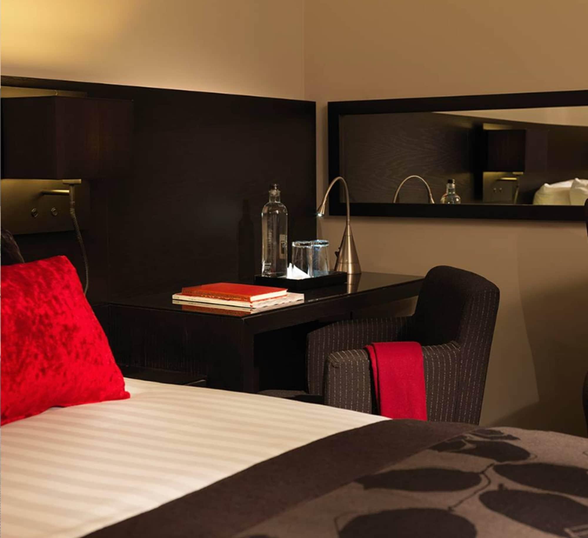 Guildford Harbour Hotel — 1