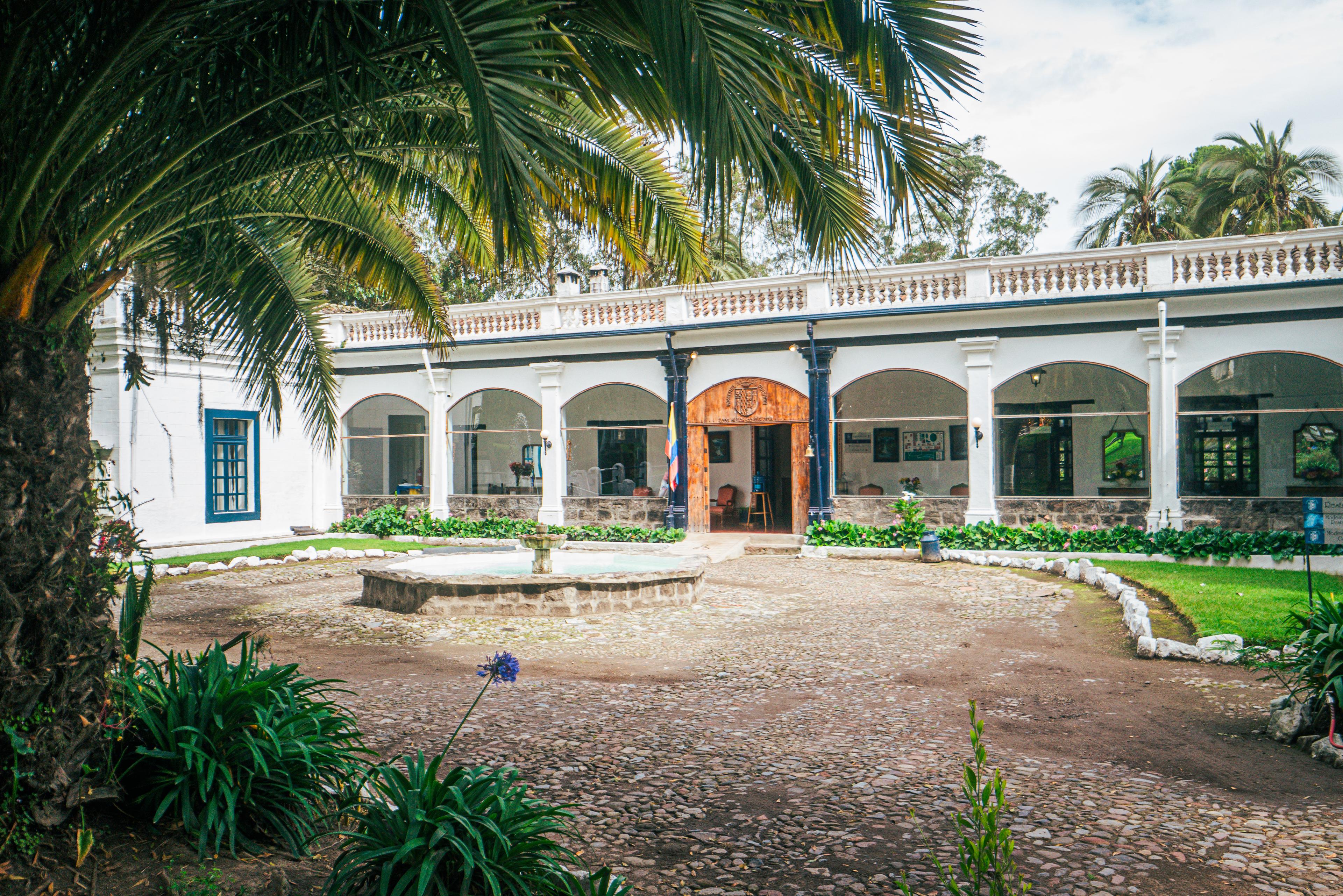 Hosteria Hacienda Pinsaqui — 2