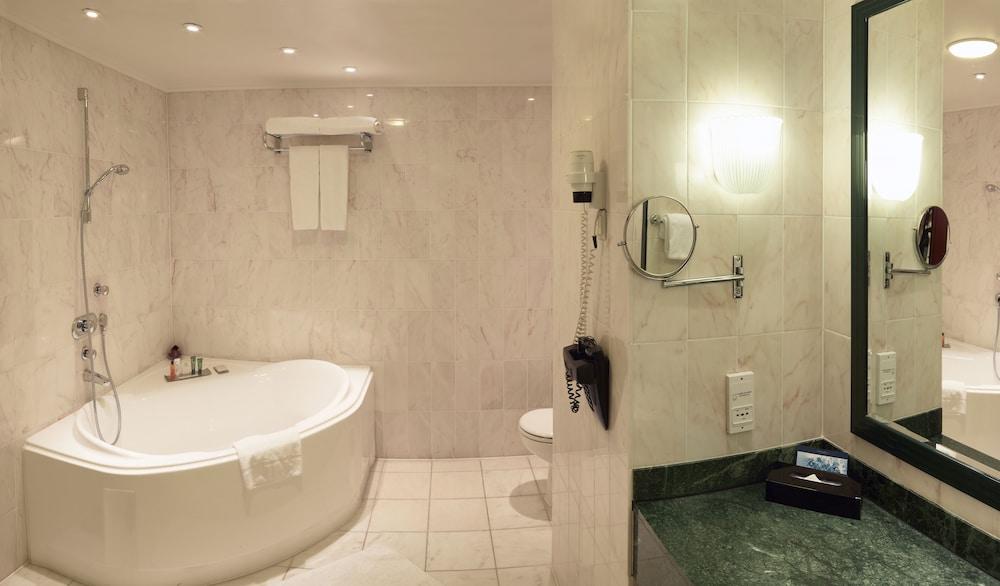 Hilton Antwerp Old Town — 10