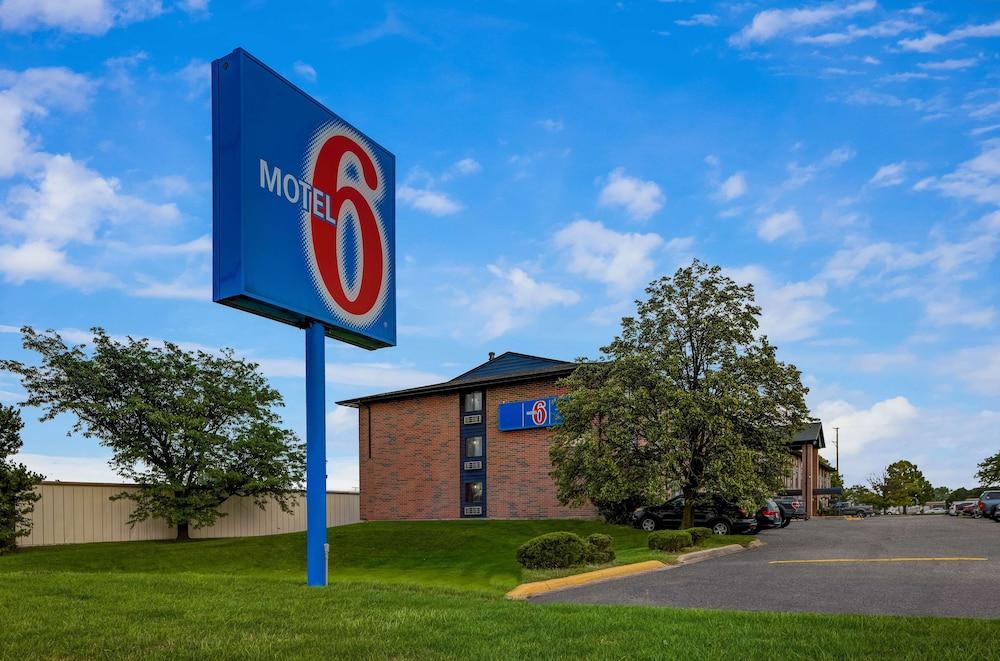 Motel6 Elk Grove Village, IL - O'Hare — 7