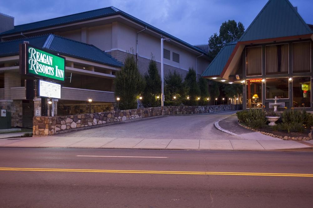 Reagan Resorts Inn — 5