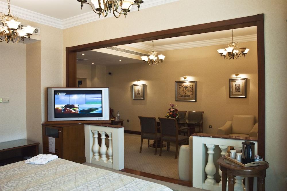Regent Palace Hotel — 10