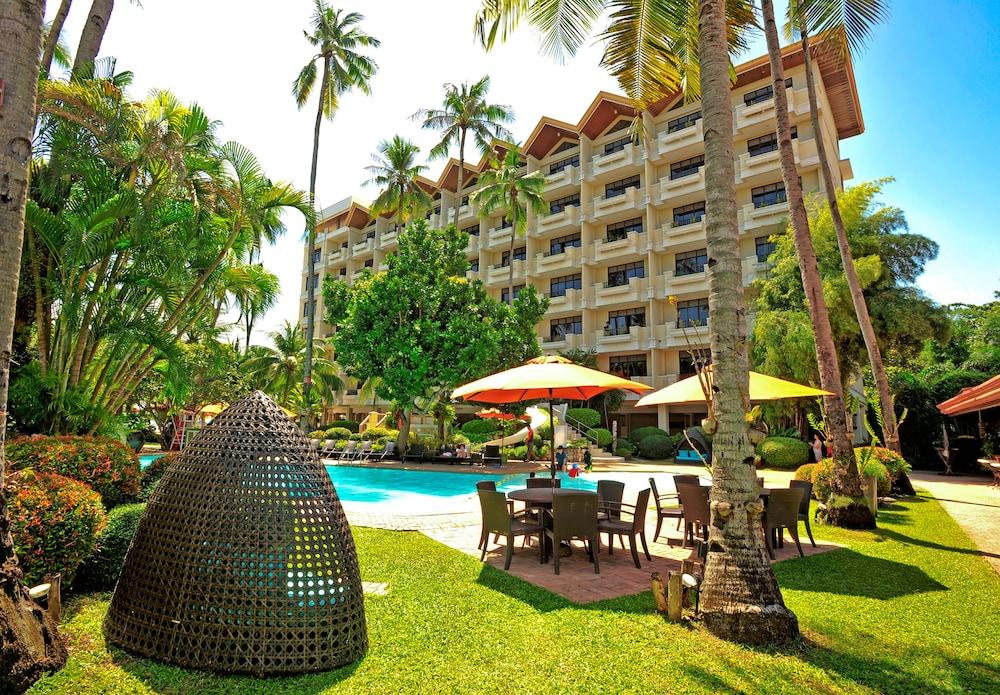 Costabella Tropical Beach Hotel — 4