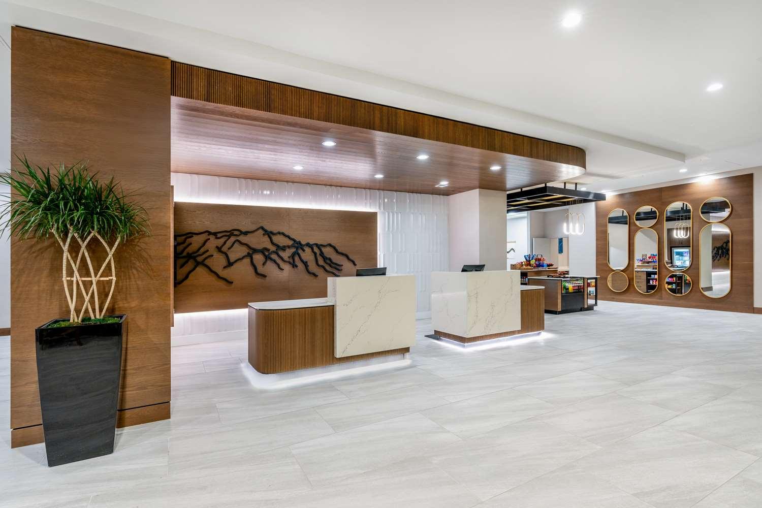 HILTON GARDEN INN ALBUQUERQUE UPTOWN — 2