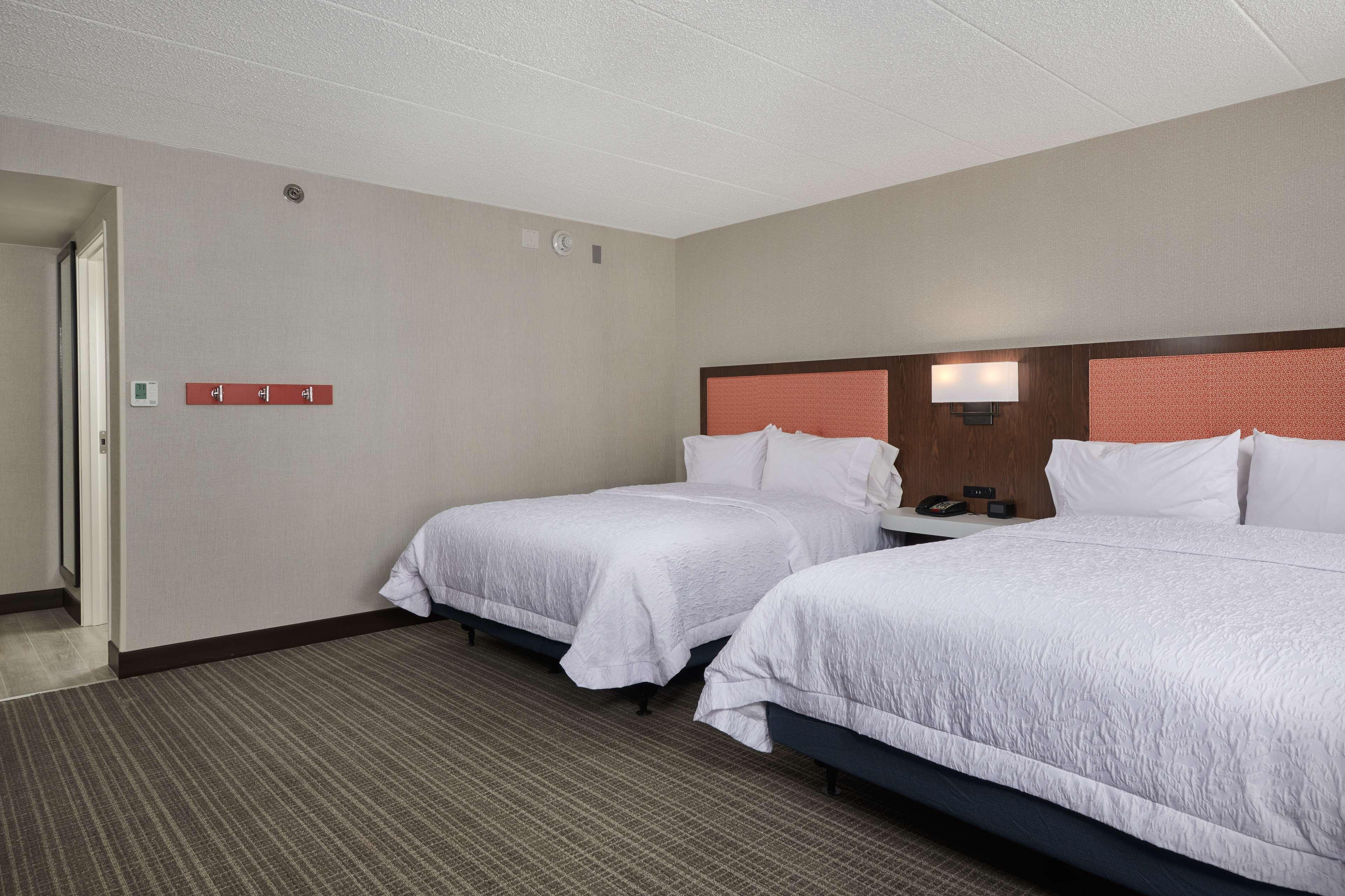 Hampton Inn Fairfax City — 7