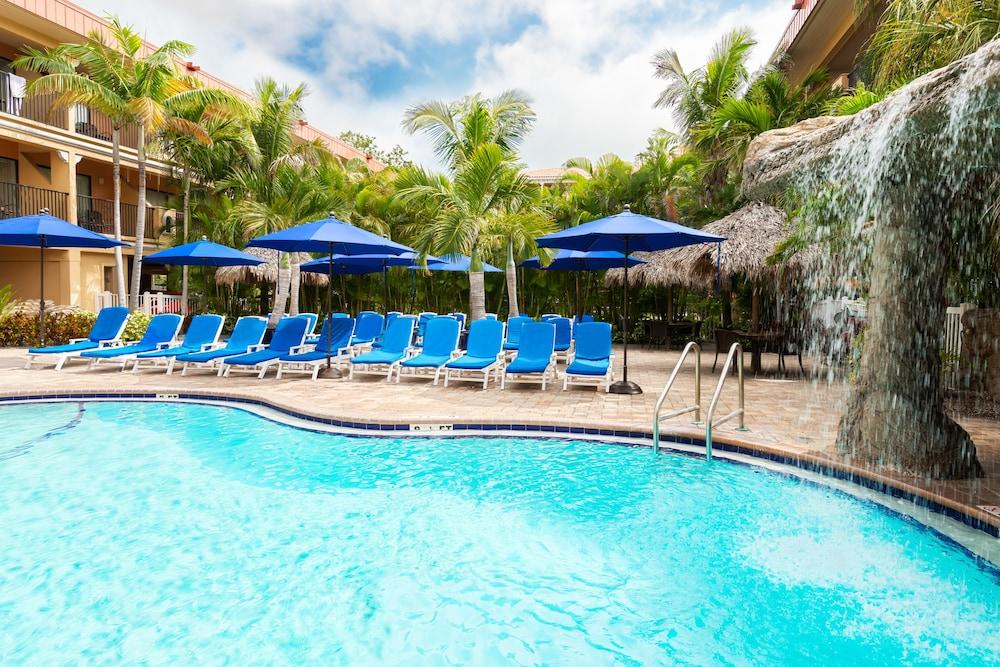Coconut Cove Suites — 5
