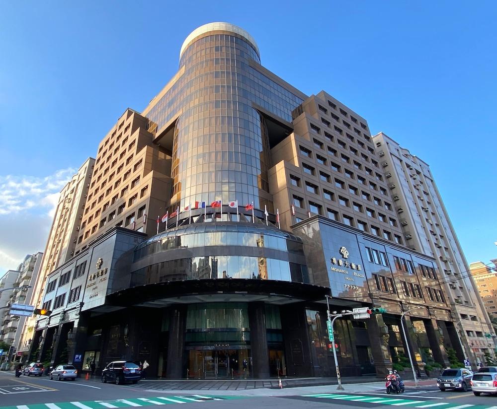 Monarch Plaza Hotel 1111698 — 1